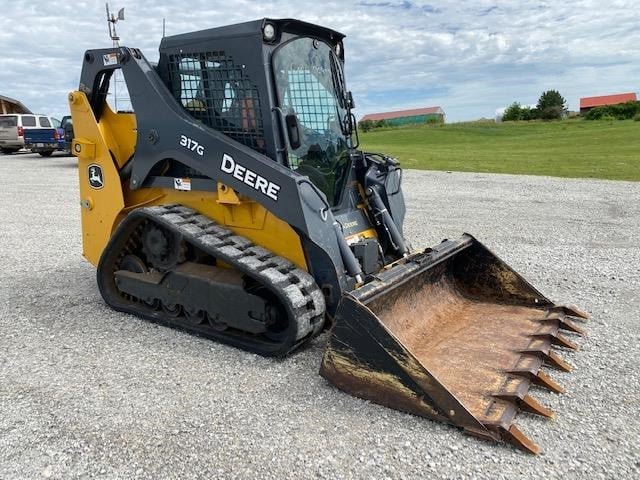 John Deere 317G Skid Steer